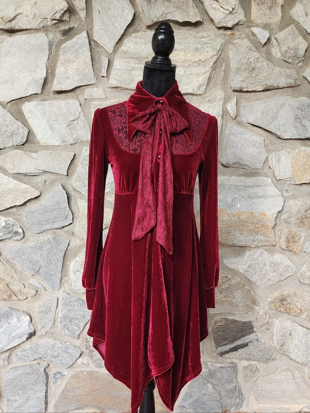 NWT Killstar Nymyra Velvet Cameo Dress Red Velvet - Picture 6 of 8